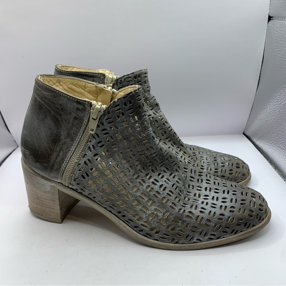 Stelle Monelle Booties Women's US7-7.5  Perforated Leather Made In Italy Grey 38